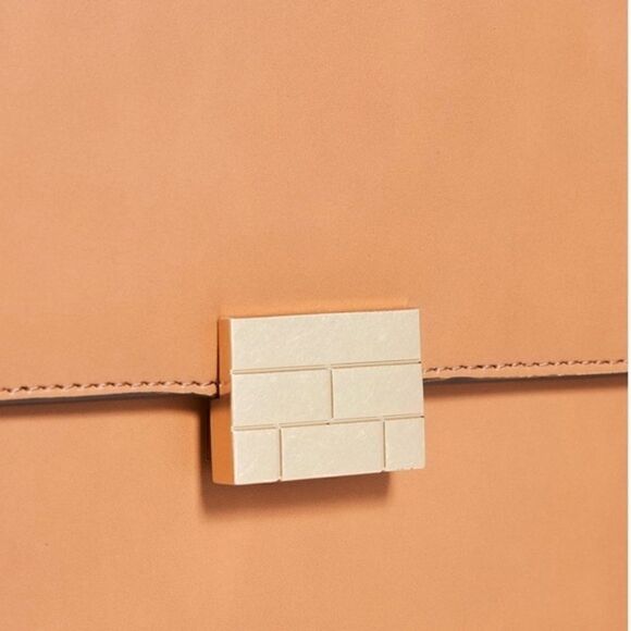 Frame Le Signature Mini Bag. Leather; Cowhide Gold tone Hardware NWOT - Picture 4 of 5